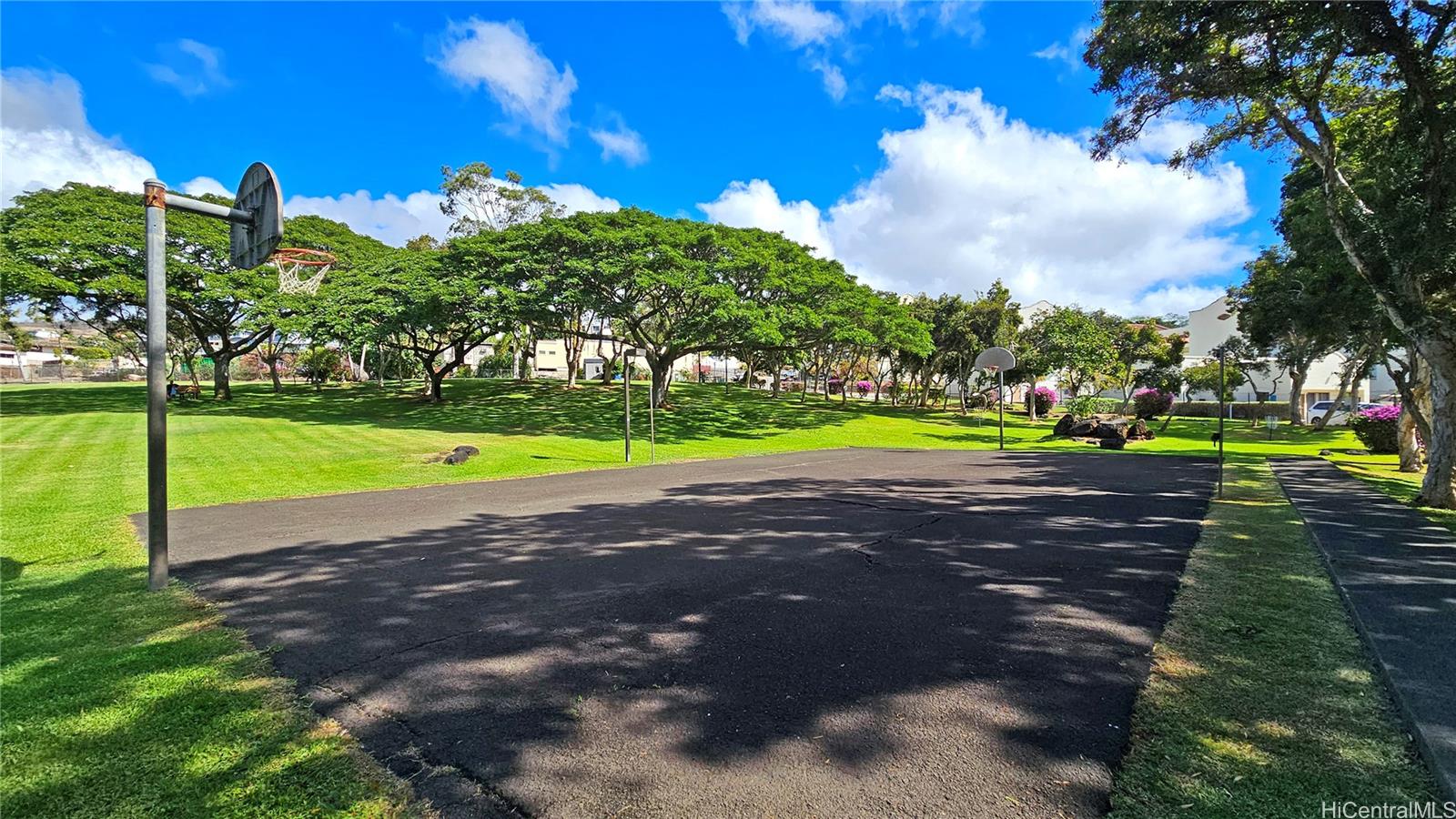 3138 Waialae Avenue, Unit 422 Honolulu, HI 96816 - Photo 20 of 25 a view of a park