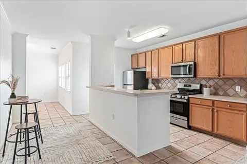 $270,000 | 2900 South Lakeline Boulevard, Unit 124, Cedar Park, TX 78613