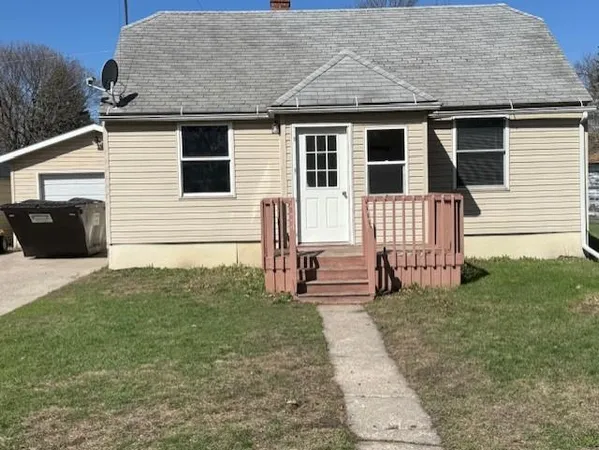 $89,900 | 605 North Columbia Avenue, Fulda, MN 56131