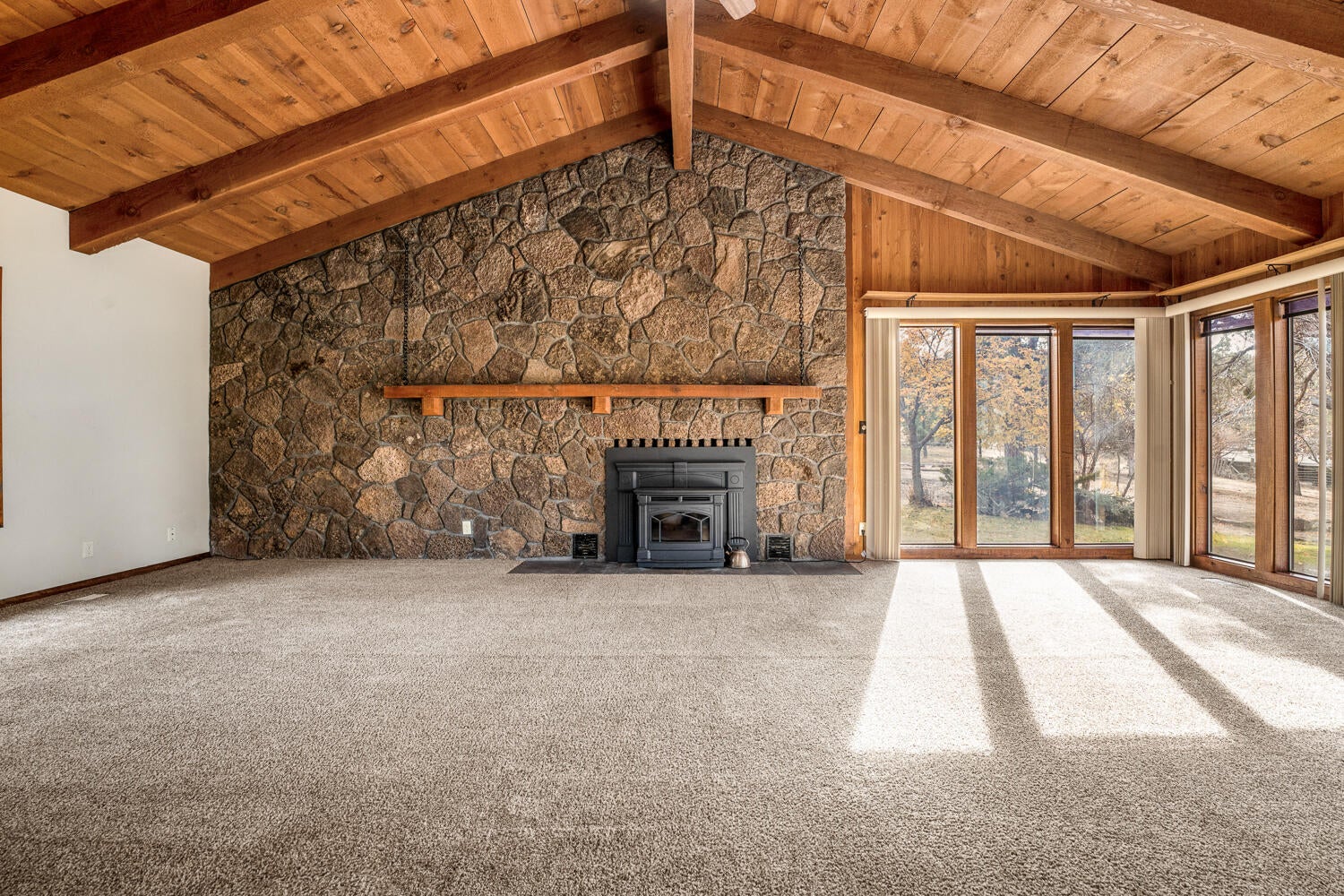 62255 Wallace Road Bend, OR 97701 - Photo 6 of 51 6