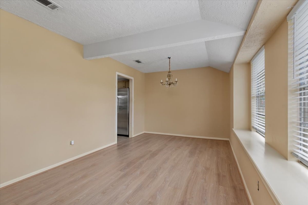 3511 Lemon Tree Lane Houston, TX 77088 - Photo 9 of 37