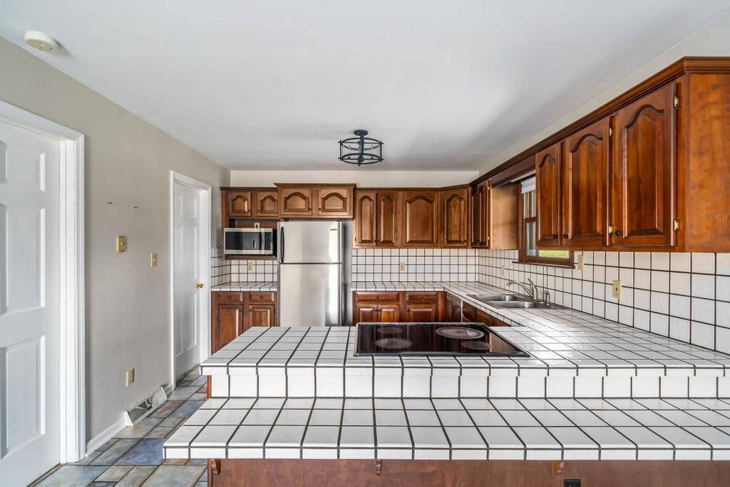 776 Glendale Road Jonesborough, TN 37659 - Photo 11 of 40 Kitchen