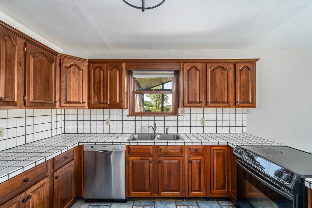 776 Glendale Road Jonesborough, TN 37659 - Photo 12 of 40 Kitchen
