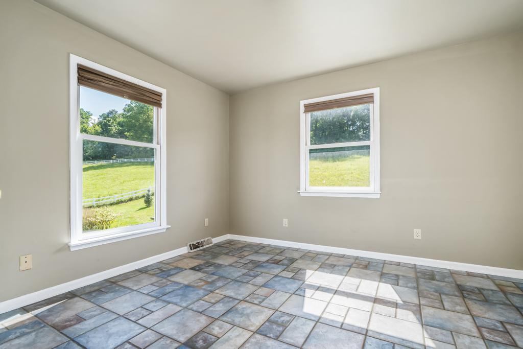 776 Glendale Road Jonesborough, TN 37659 - Photo 17 of 40 Bedroom #1