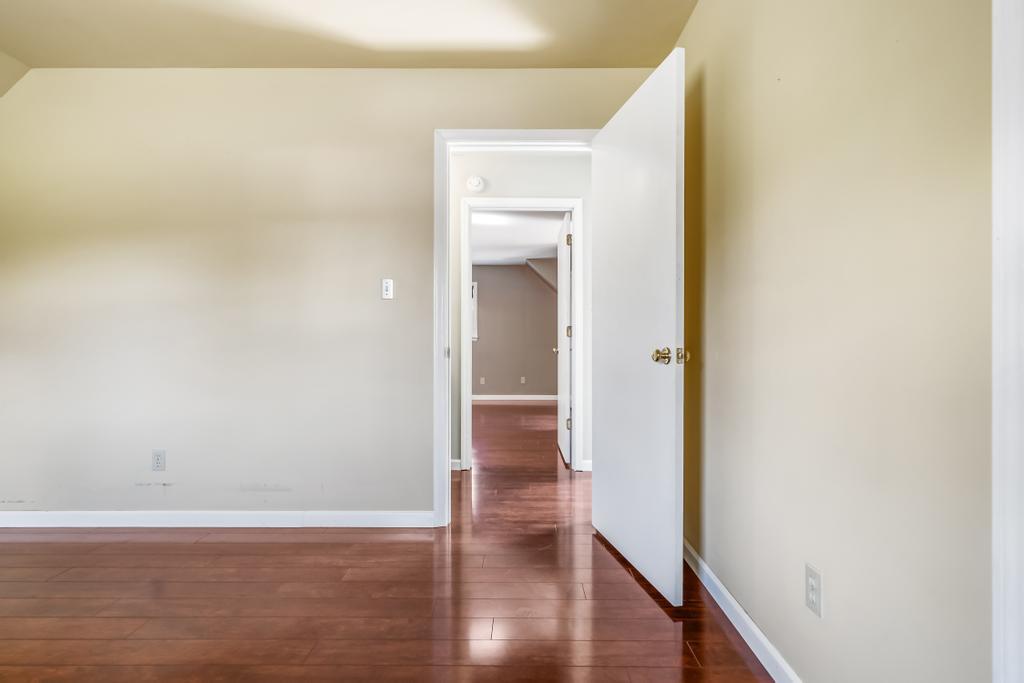 776 Glendale Road Jonesborough, TN 37659 - Photo 21 of 40 Upstairs Hallway