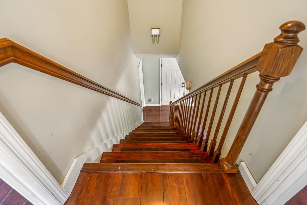 776 Glendale Road Jonesborough, TN 37659 - Photo 26 of 40 Stairway