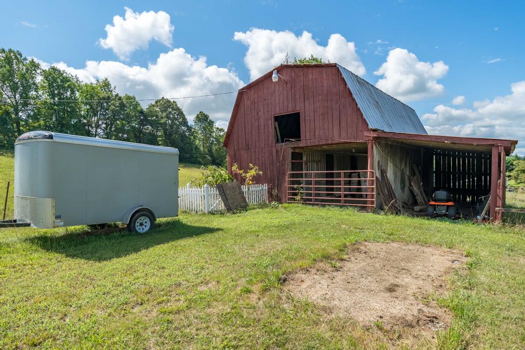 776 Glendale Road Jonesborough, TN 37659 - Photo 34 of 40 Barn