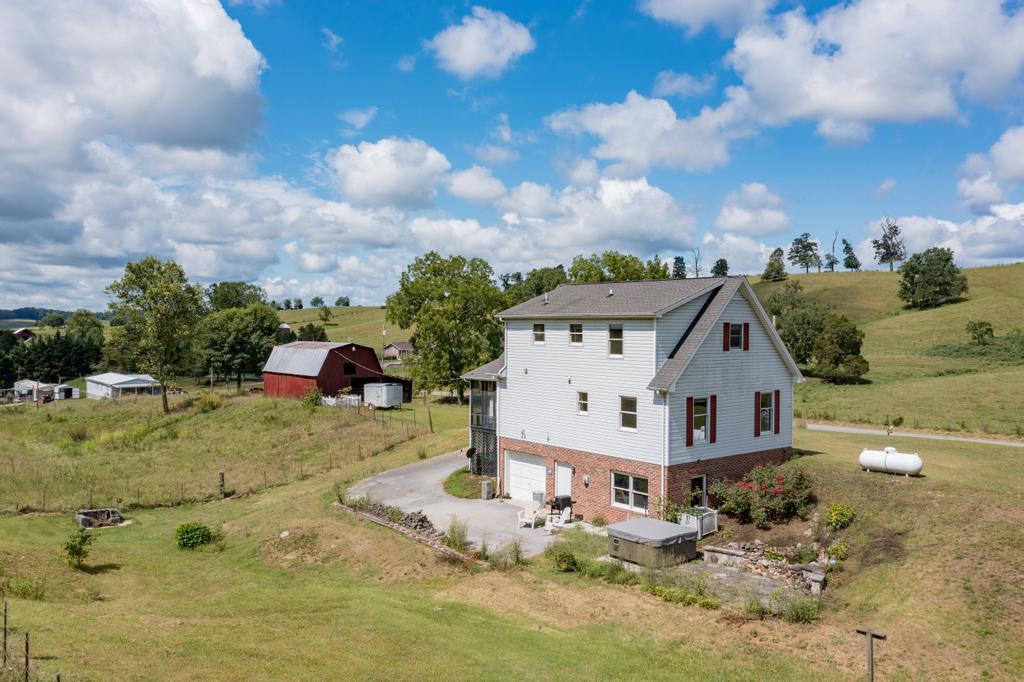 776 Glendale Road Jonesborough, TN 37659 - Photo 4 of 40 Back & Side