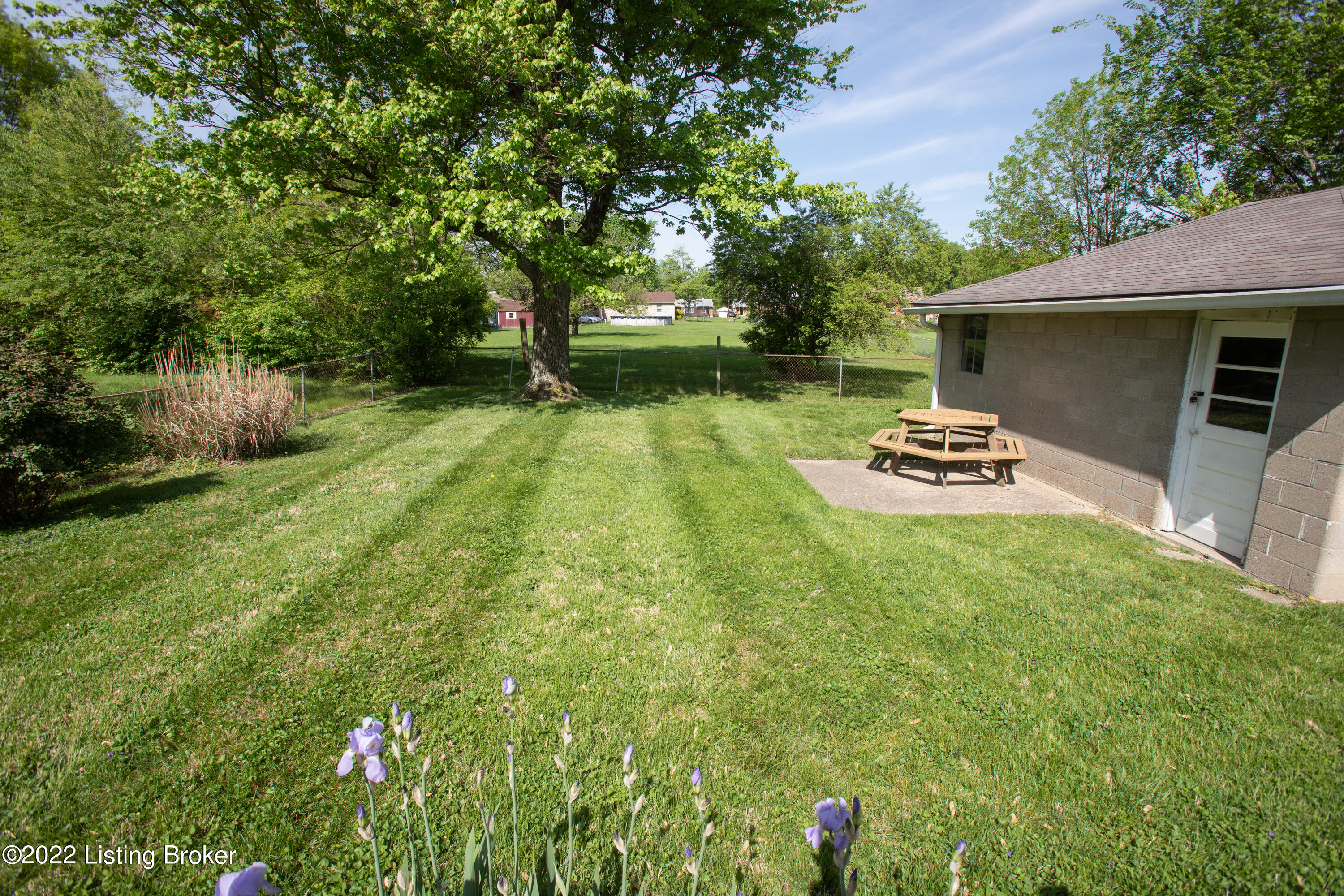 8114 Kerry Road Louisville, KY 40258 - Photo 23 of 25 KerryRd-211