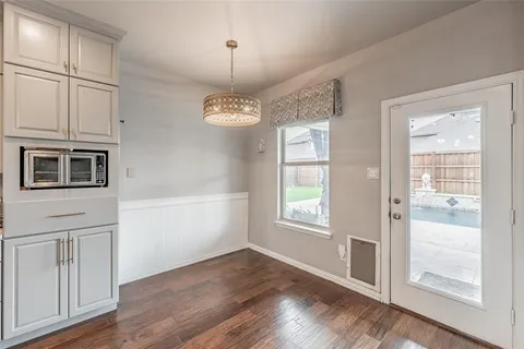 $530,000 | 1112 Mesa Crest Drive, Fort Worth, TX 76052