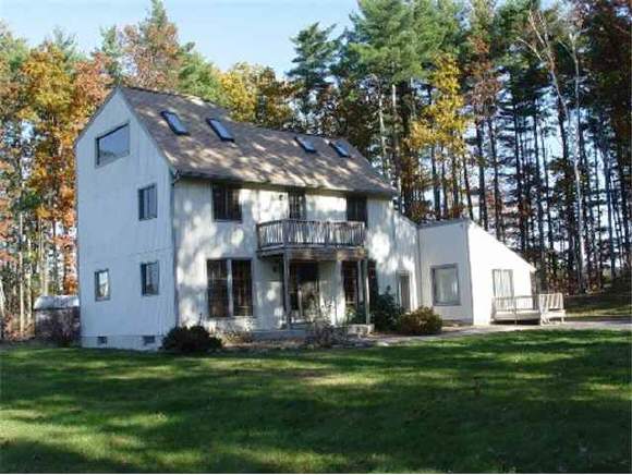 27 Hall Road Londonderry, NH 03053 - Photo 1 of 1