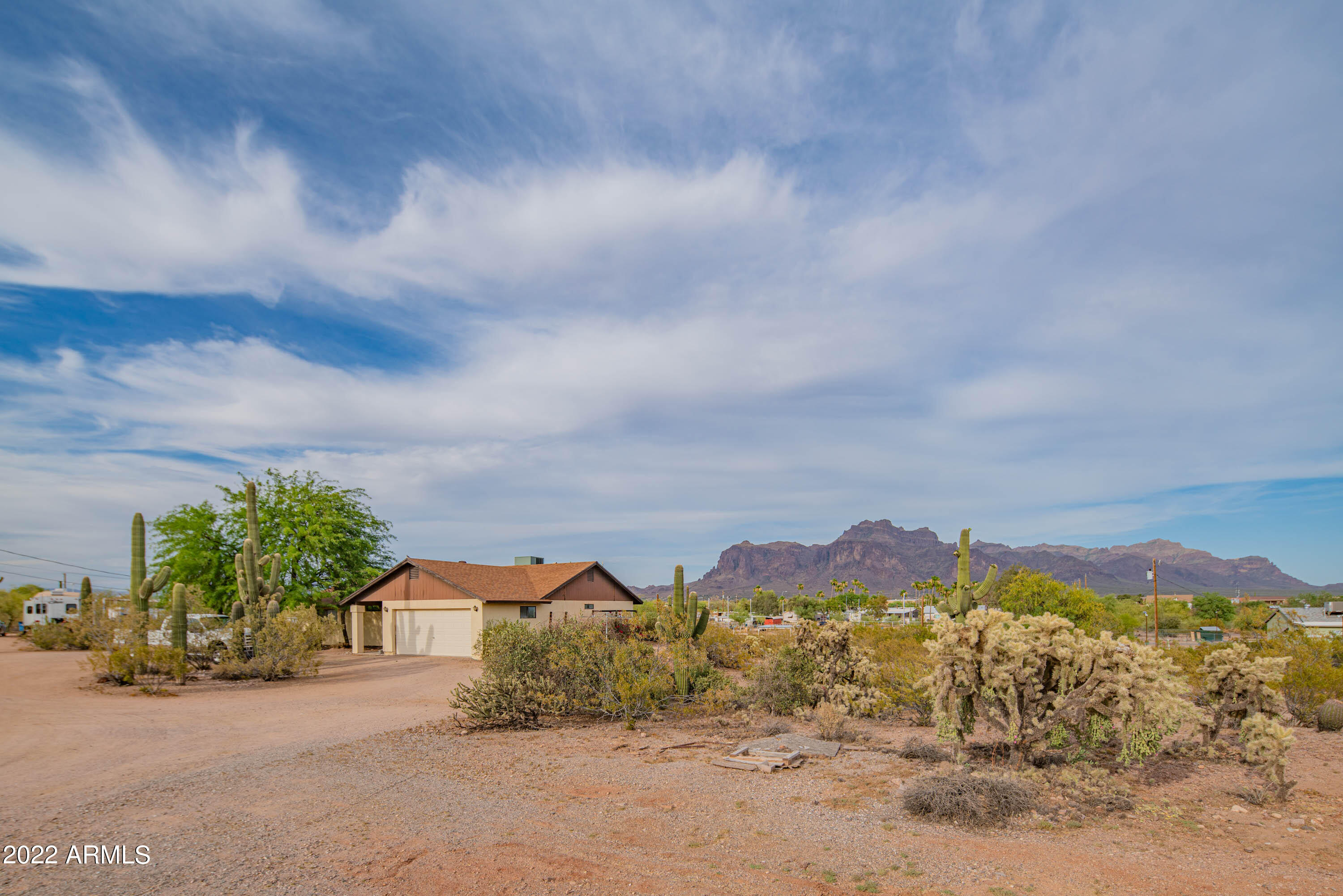 1276 North Wickiup Road Apache Junction, AZ 85119 - Photo 3 of 19 nwr-11