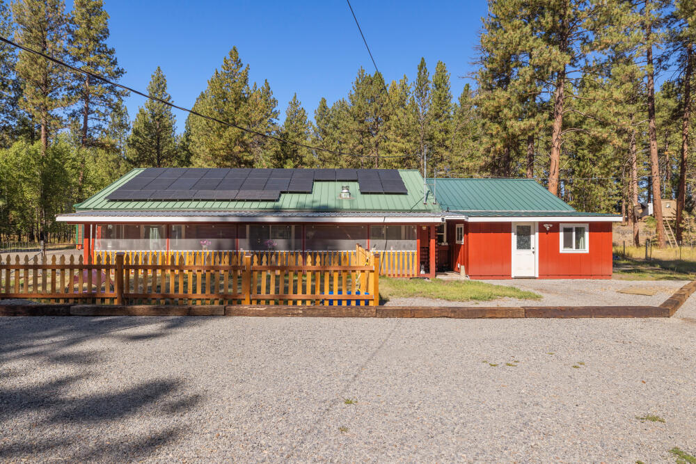 4093 Round Lake Road Klamath Falls, OR 97601 - Photo 51 of 81 Side of home