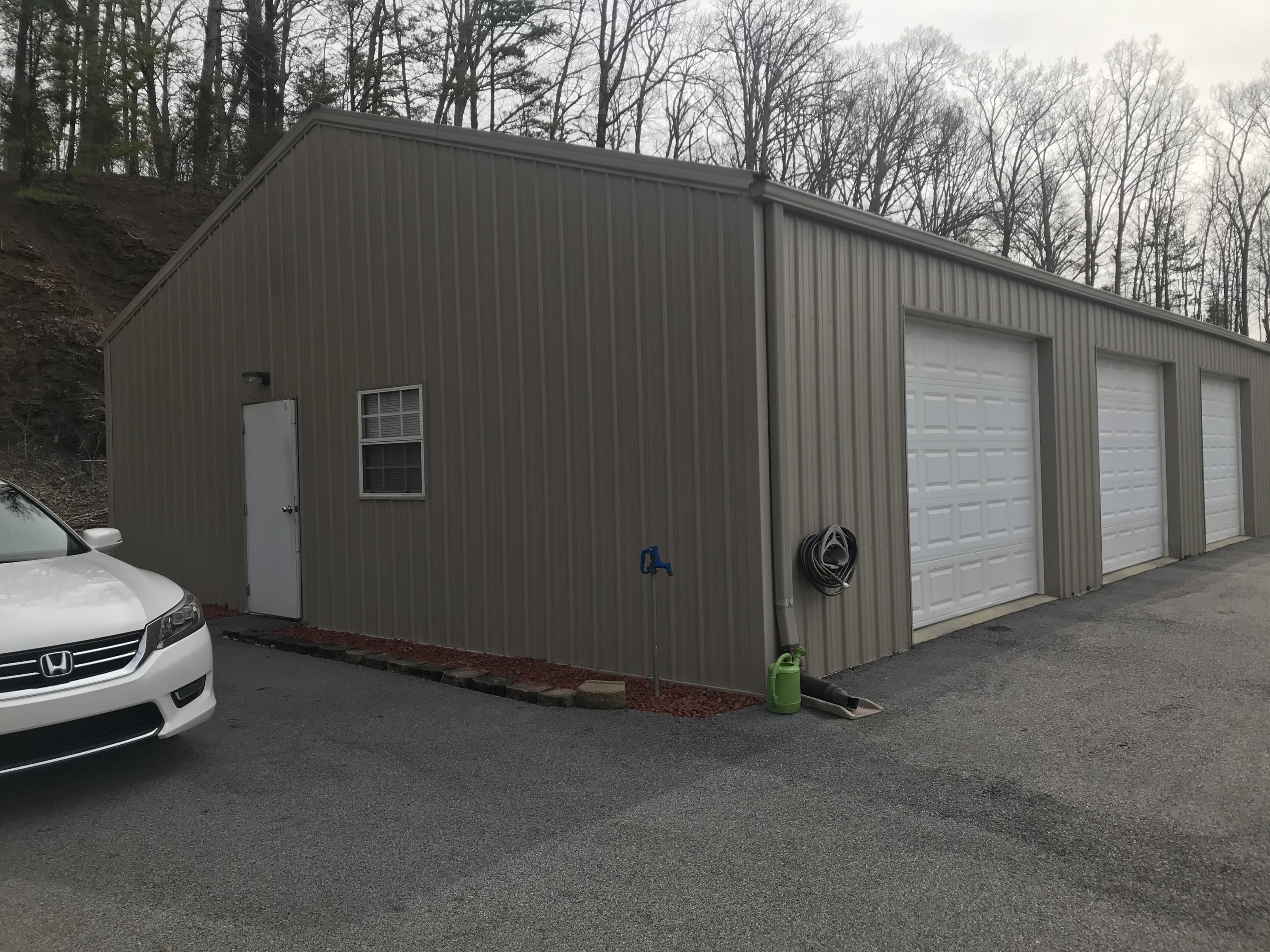 938 Packing House Road Kingsport, TN 37660 - Photo 5 of 38 IMG-0077