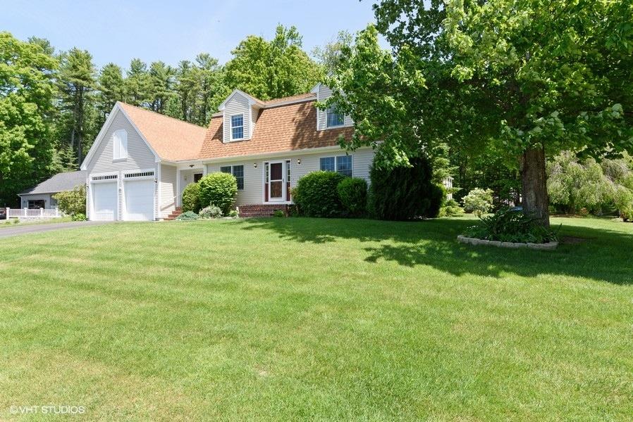 36 Evergreen Farms Road Scarborough, ME 04074 - Photo 3 of 49 Large corner lot