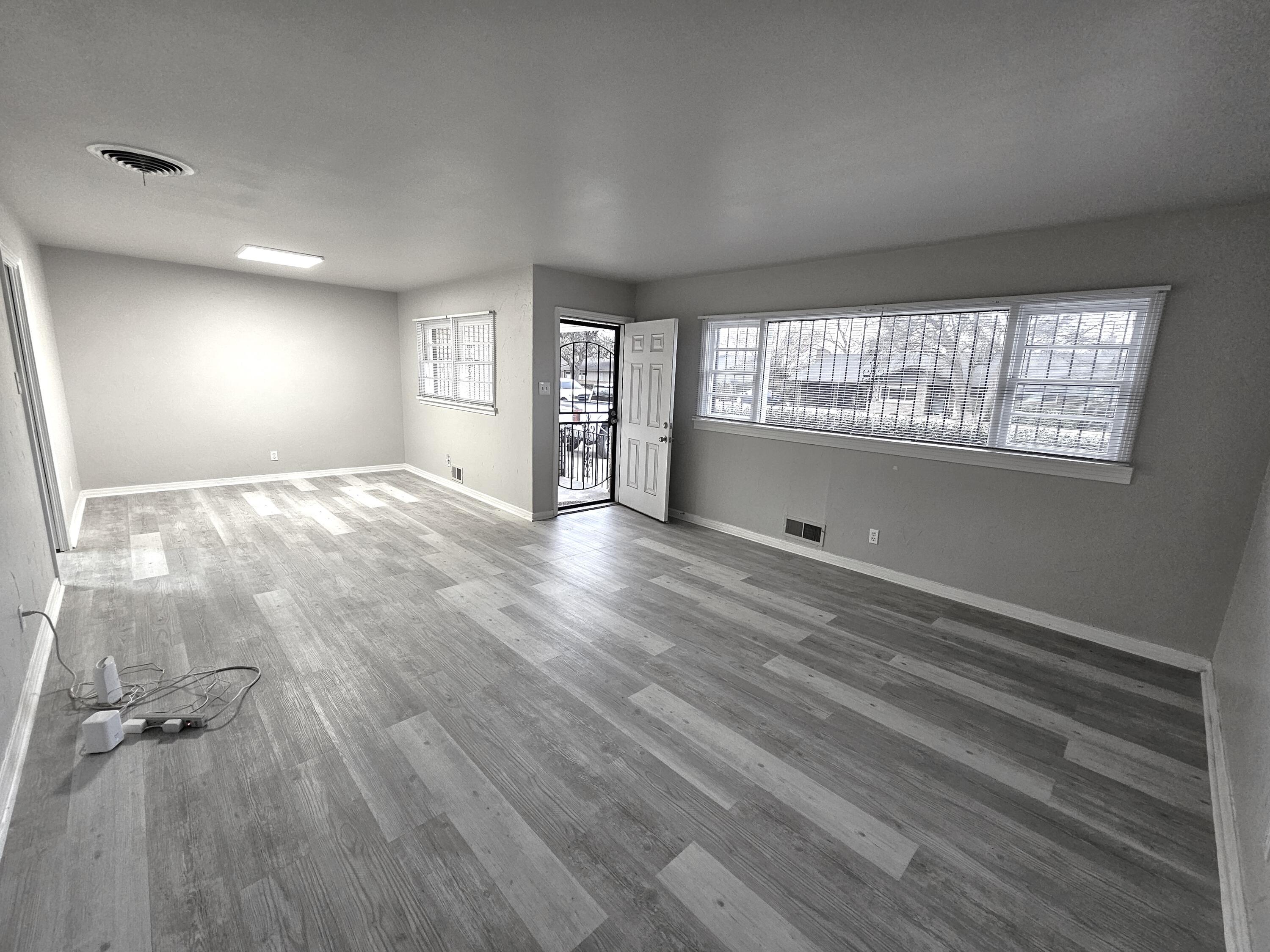 3203 43rd Street Lubbock, TX 79413 - Photo 11 of 28 3Living room