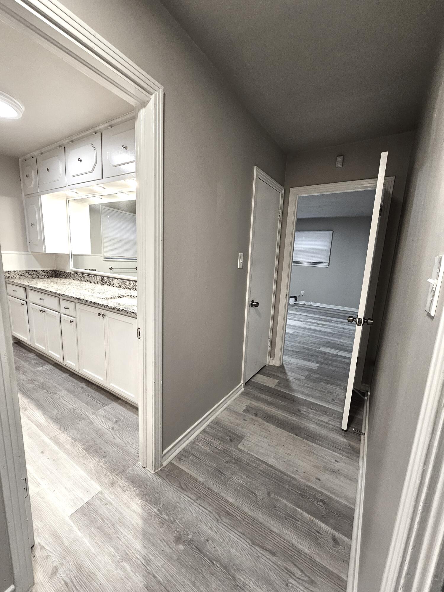 3203 43rd Street Lubbock, TX 79413 - Photo 20 of 28 22Second bathroom --