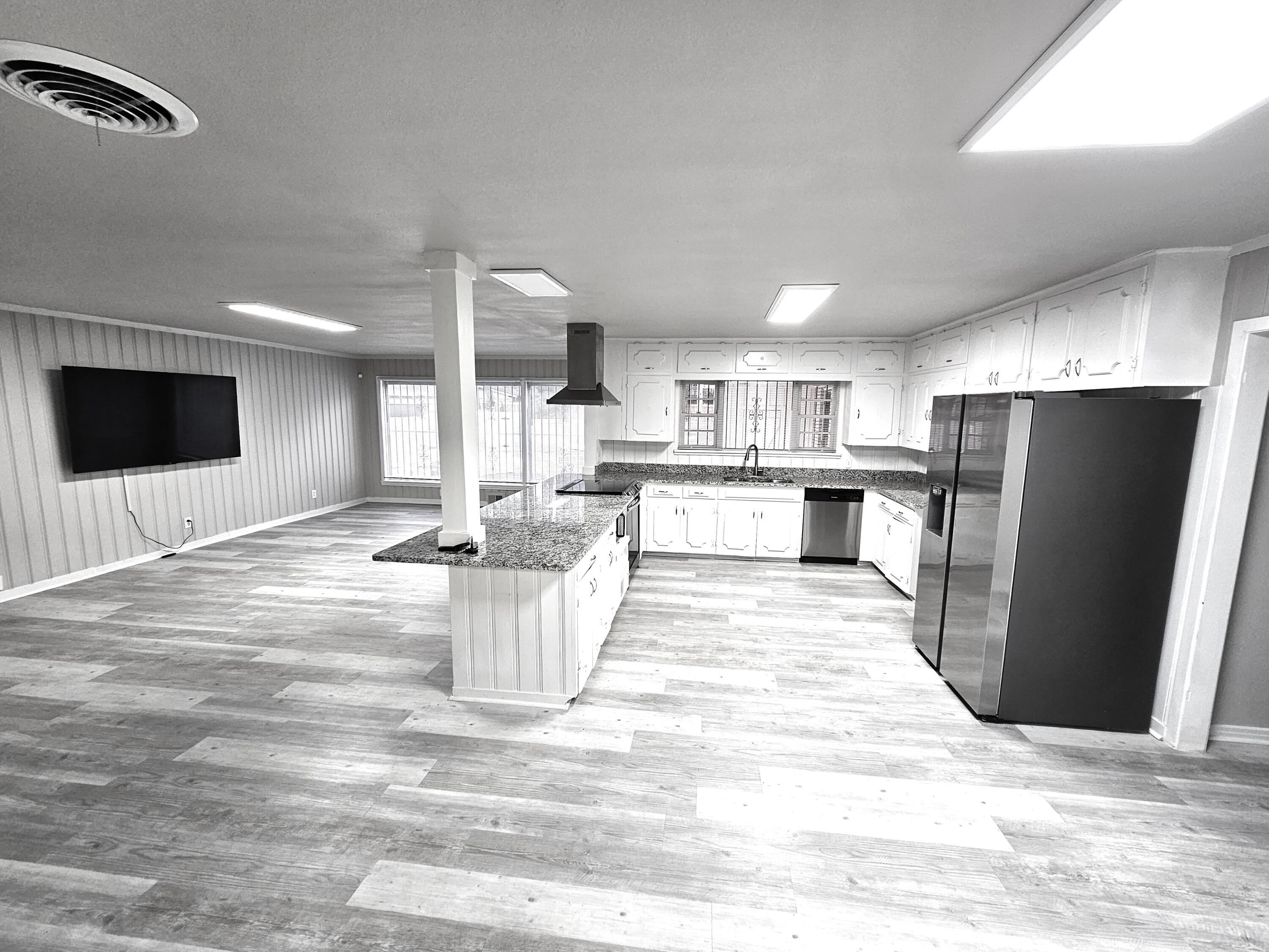 3203 43rd Street Lubbock, TX 79413 - Photo 4 of 28 7Kitchen and dinning