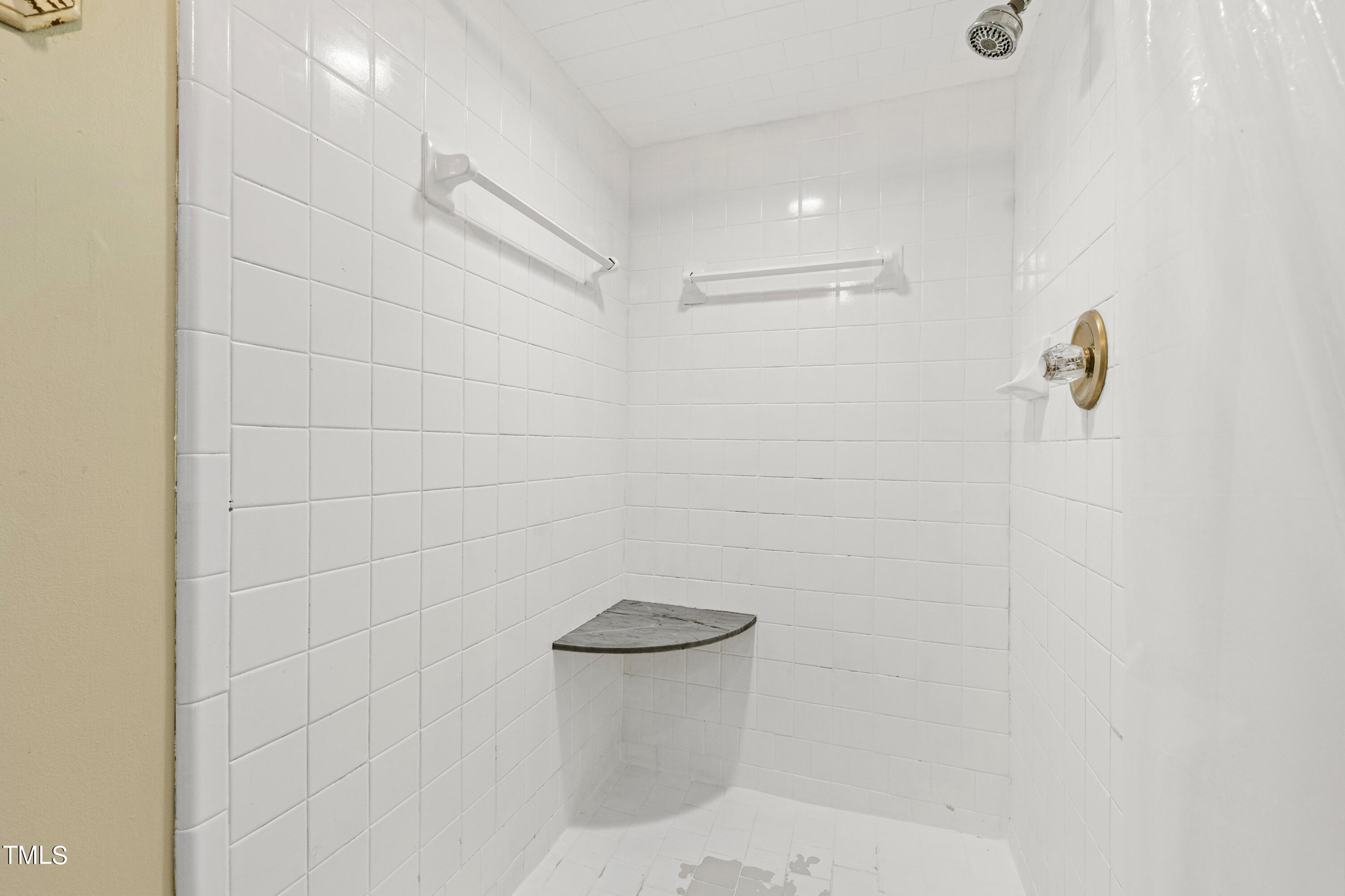 3405 Stallion Court Raleigh, NC 27613 - Photo 29 of 55 a bathroom with a shower