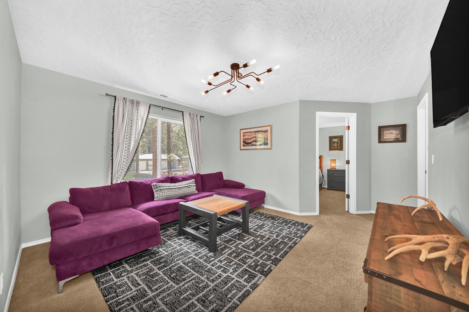 19198 Choctaw Road Bend, OR 97702 - Photo 21 of 45 Family Room Upstairs