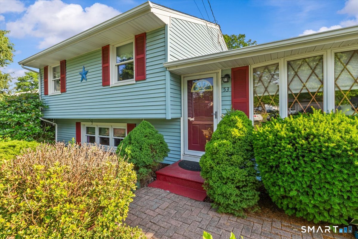 53 Blakeslee Road Wallingford, CT 06492 - Photo 3 of 37