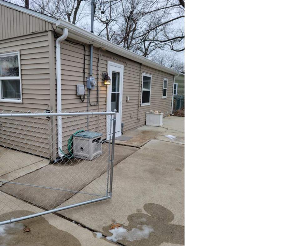 2431 East Wilshire Road Springfield, IL 62703 - Photo 13 of 14