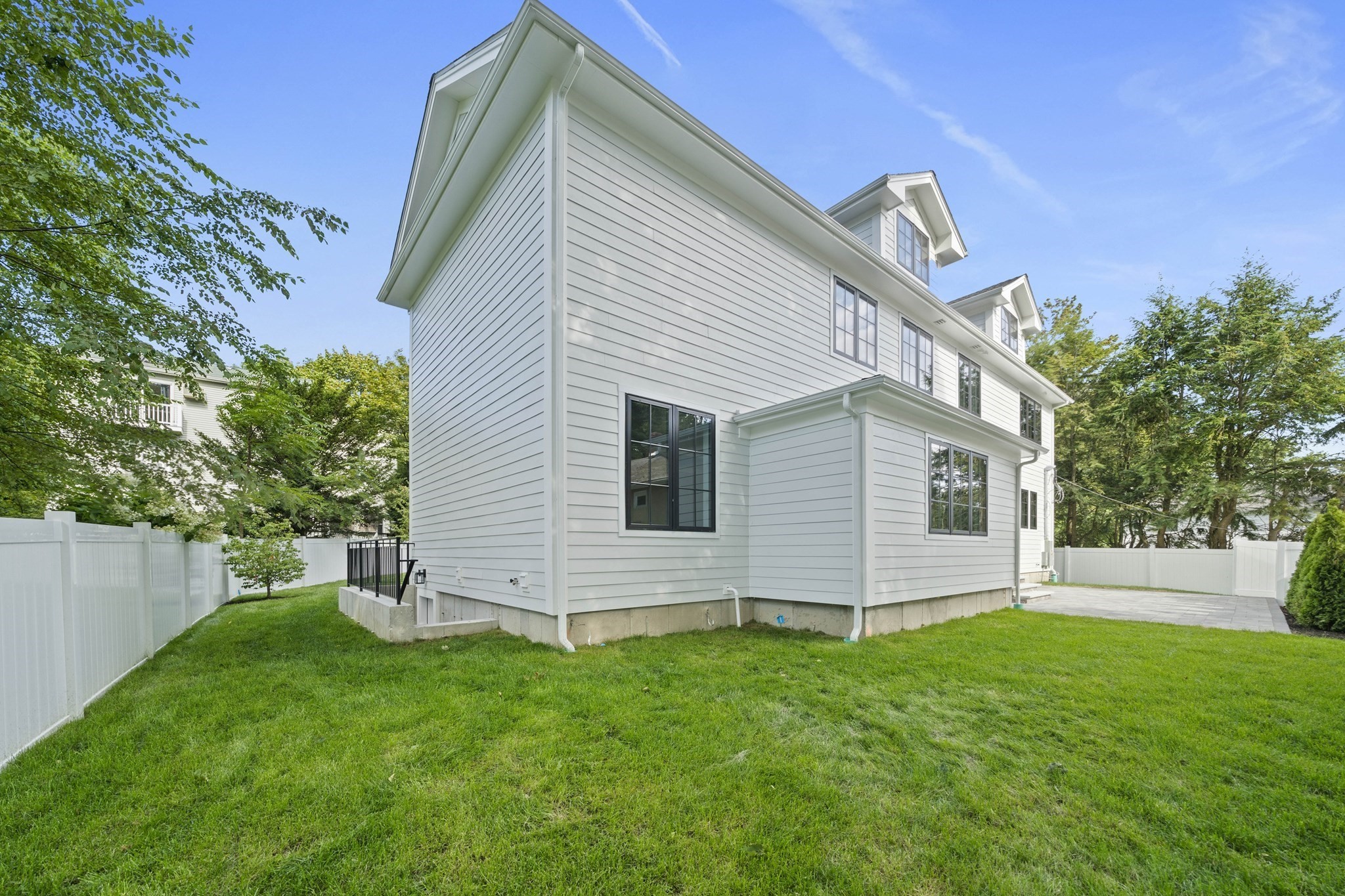 40 Bow Road Newton, MA 02459 - Photo 24 of 27 Gallery Image 24