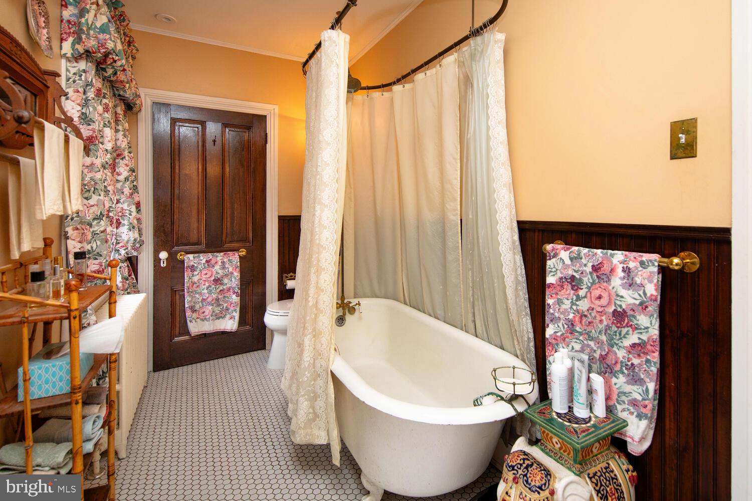 710 Rowland Avenue Cheltenham, PA 19012 - Photo 19 of 55 Second floor full bath with claw-foot tub