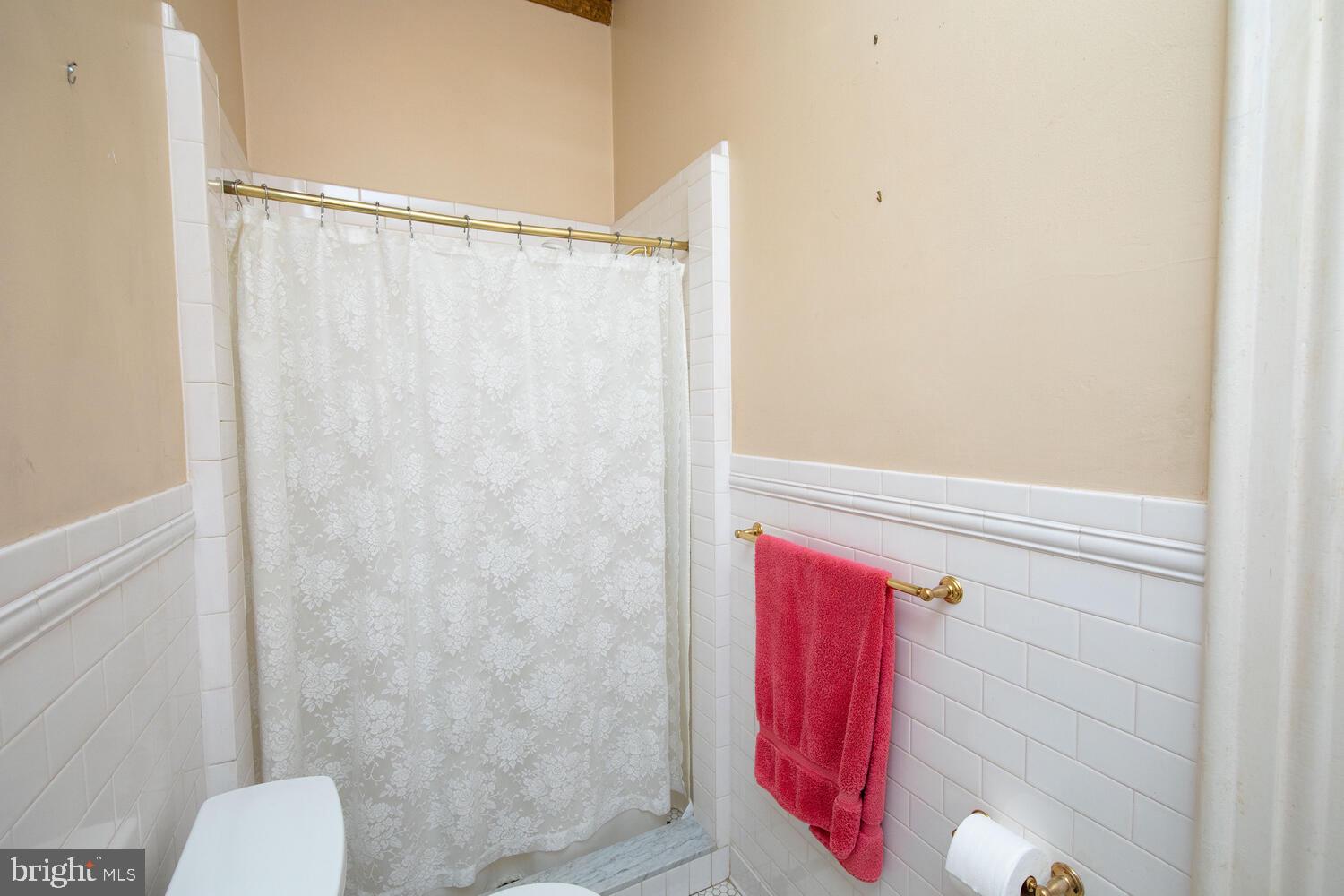 710 Rowland Avenue Cheltenham, PA 19012 - Photo 22 of 55 First floor full bath