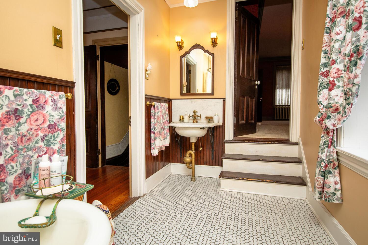 710 Rowland Avenue Cheltenham, PA 19012 - Photo 32 of 55 Second Floor full bath