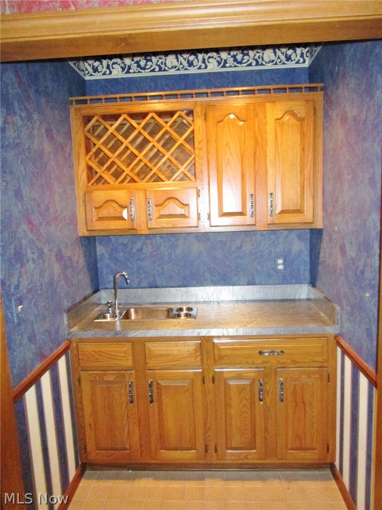 4024 Stoney Ridge Road Avon, OH 44011 - Photo 6 of 35 Wet Bar in Great Room