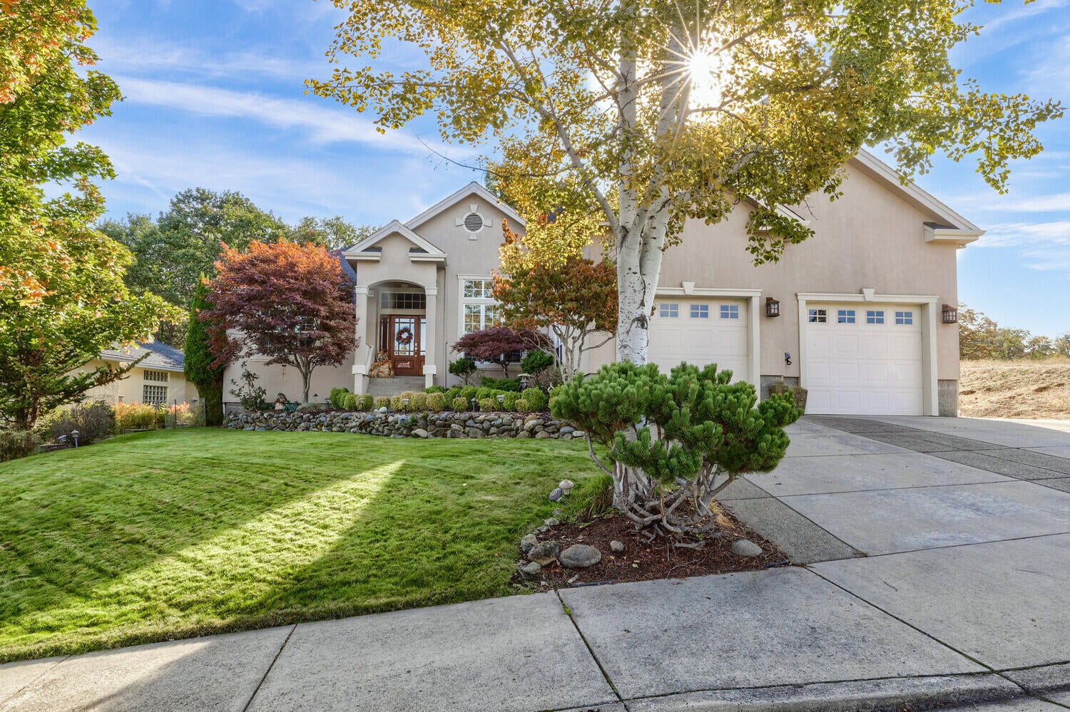 442 Quail Run Eagle Point, OR 97524 - Photo 1 of 52 01_QR_1_mls