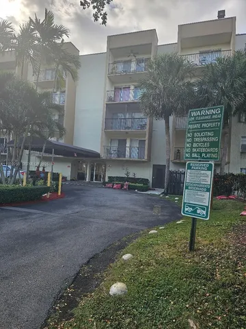 $2,300 | 14250 Southwest 62nd Street, Unit 504, Miami, FL 33183