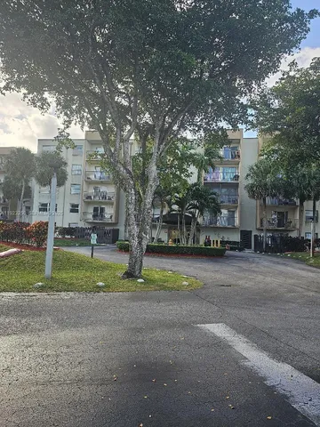 $2,200 | 14250 Southwest 62nd Street, Unit 504, Miami, FL 33183