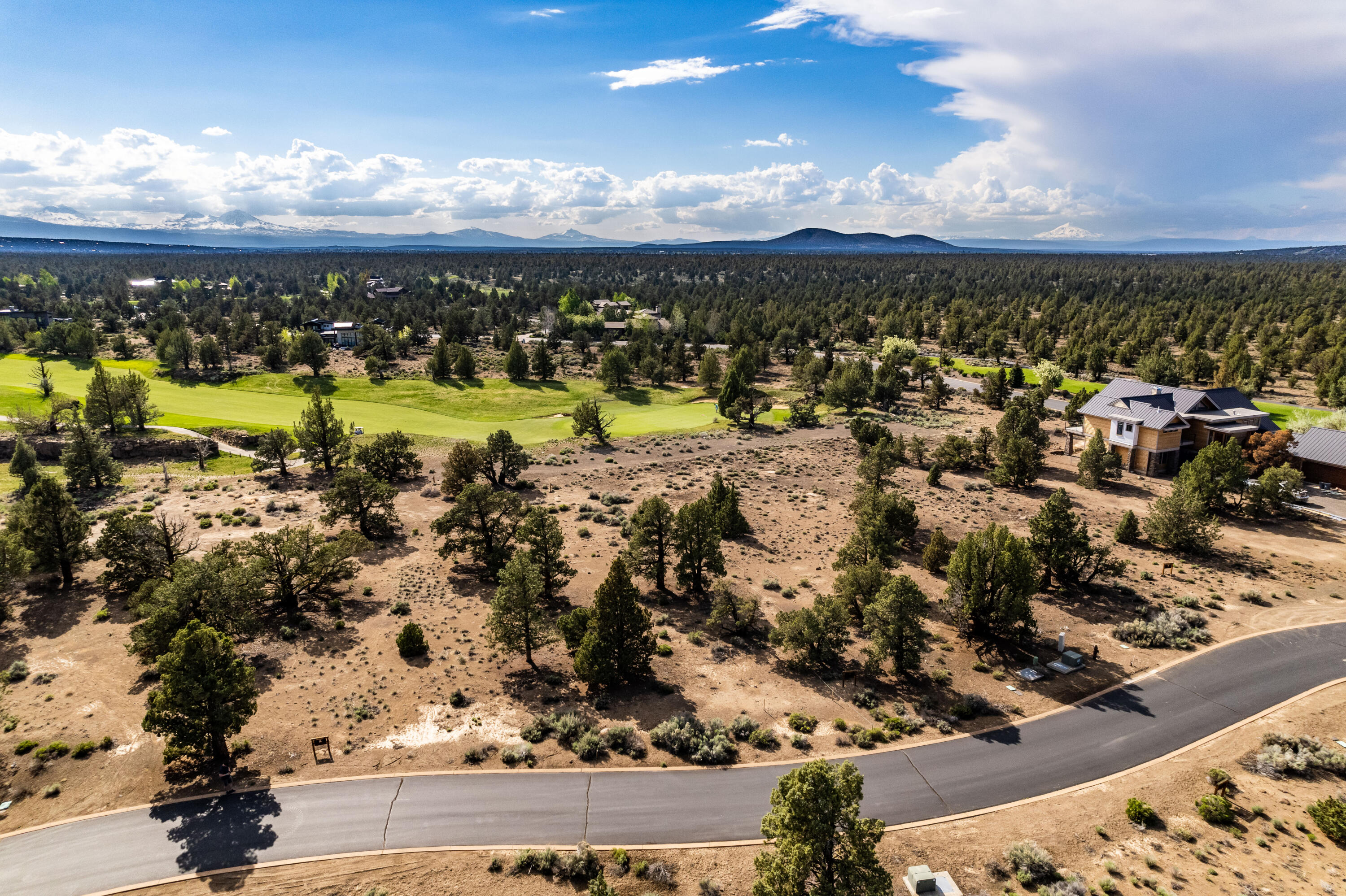 22933 Canyon View Loop, Unit LOT 186 Bend, OR 97701 - Photo 14 of 28 14.Pronghorn Lot 186-19