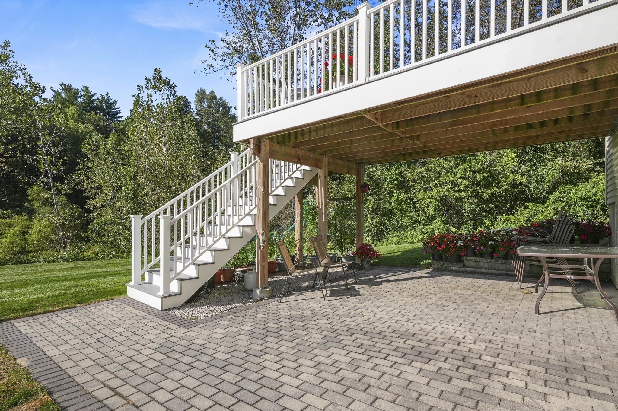 63 Ridge Road Nashua, NH 03062 - Photo 35 of 43