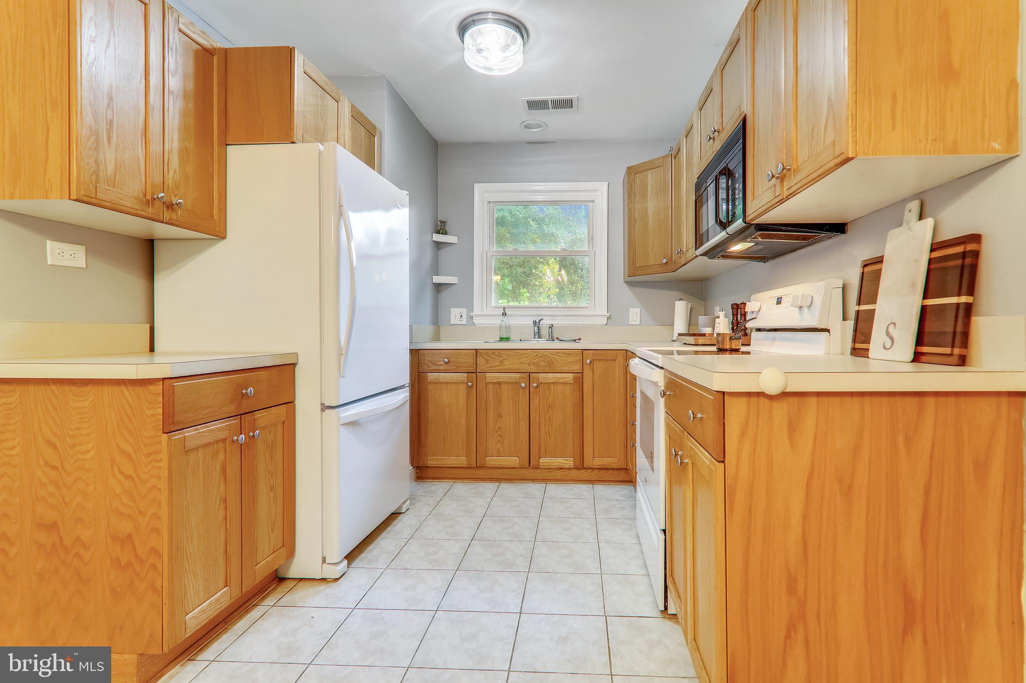 2812 Derek Road Alexandria, VA 22306 - Photo 11 of 54 Kitchen has plentiful amounts of cabinetry