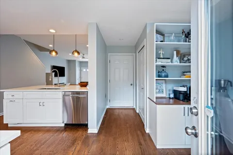 $599,000 | 1802 West Diversey Parkway, Unit I, Chicago, IL 60614