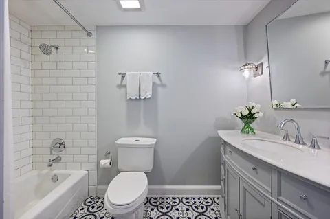 $599,000 | 1802 West Diversey Parkway, Unit I, Chicago, IL 60614