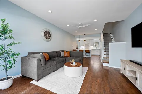 $599,000 | 1802 West Diversey Parkway, Unit I, Chicago, IL 60614