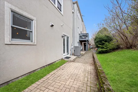 $599,000 | 1802 West Diversey Parkway, Unit I, Chicago, IL 60614