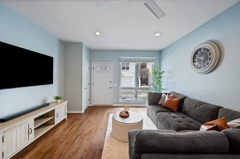 $599,000 | 1802 West Diversey Parkway, Unit I, Chicago, IL 60614