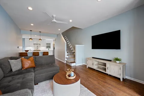 $599,000 | 1802 West Diversey Parkway, Unit I, Chicago, IL 60614
