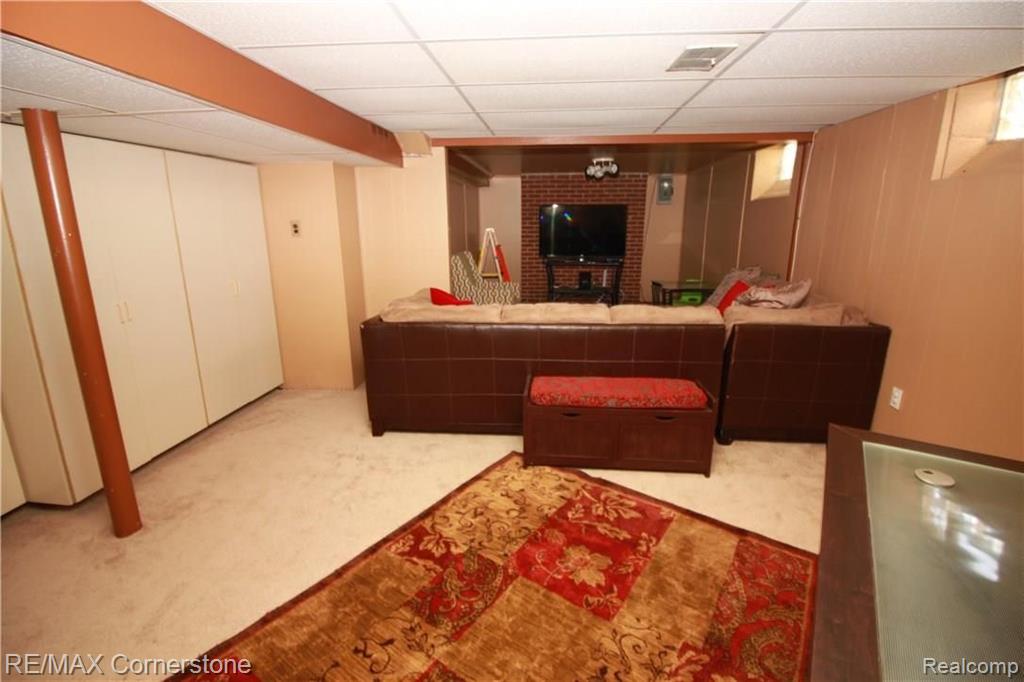 20035 Lichfield Road Detroit, MI 48221 - Photo 31 of 32