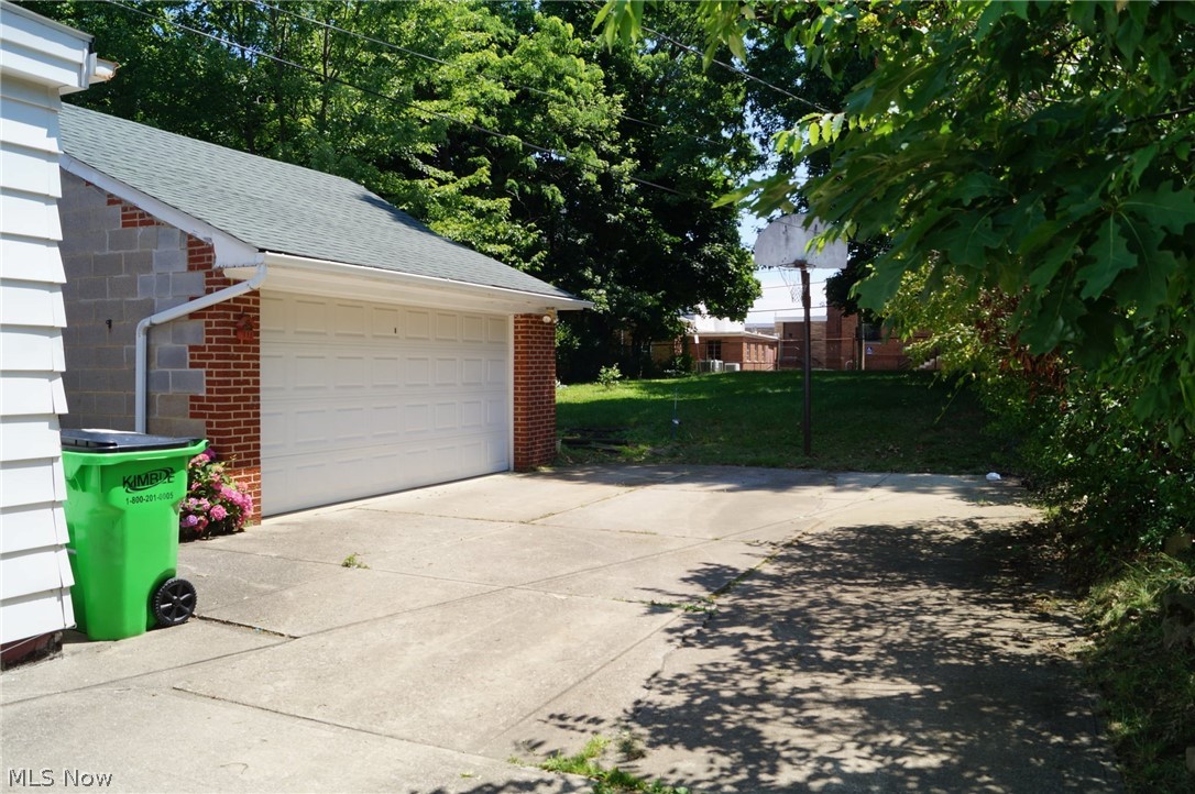 1479 Sheffield Road Cleveland, OH 44121 - Photo 34 of 35