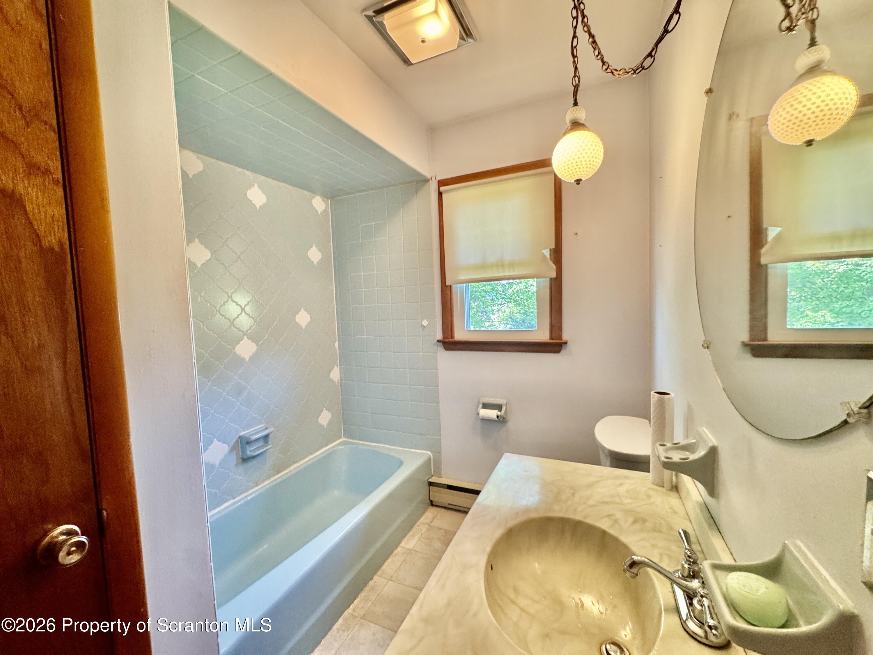 201 Appletree Clarks Summit, PA 18411 - Photo 14 of 26 Full Bathroom