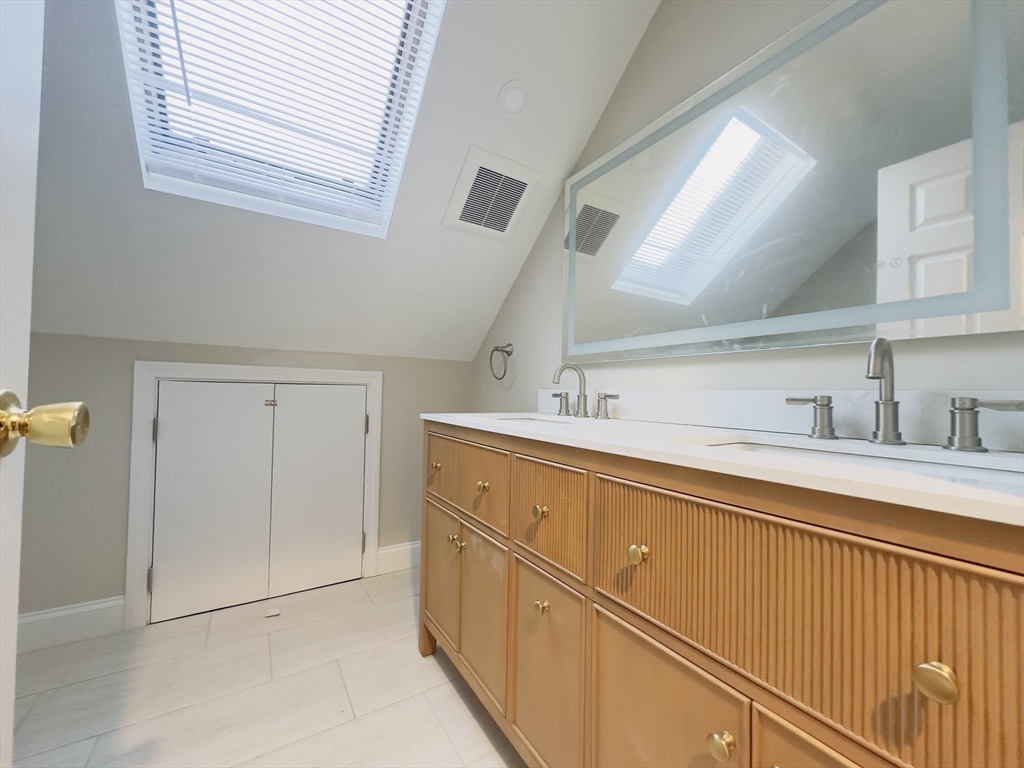 82 Elmer Road, Unit 1 Boston, MA 02124 - Photo 26 of 36