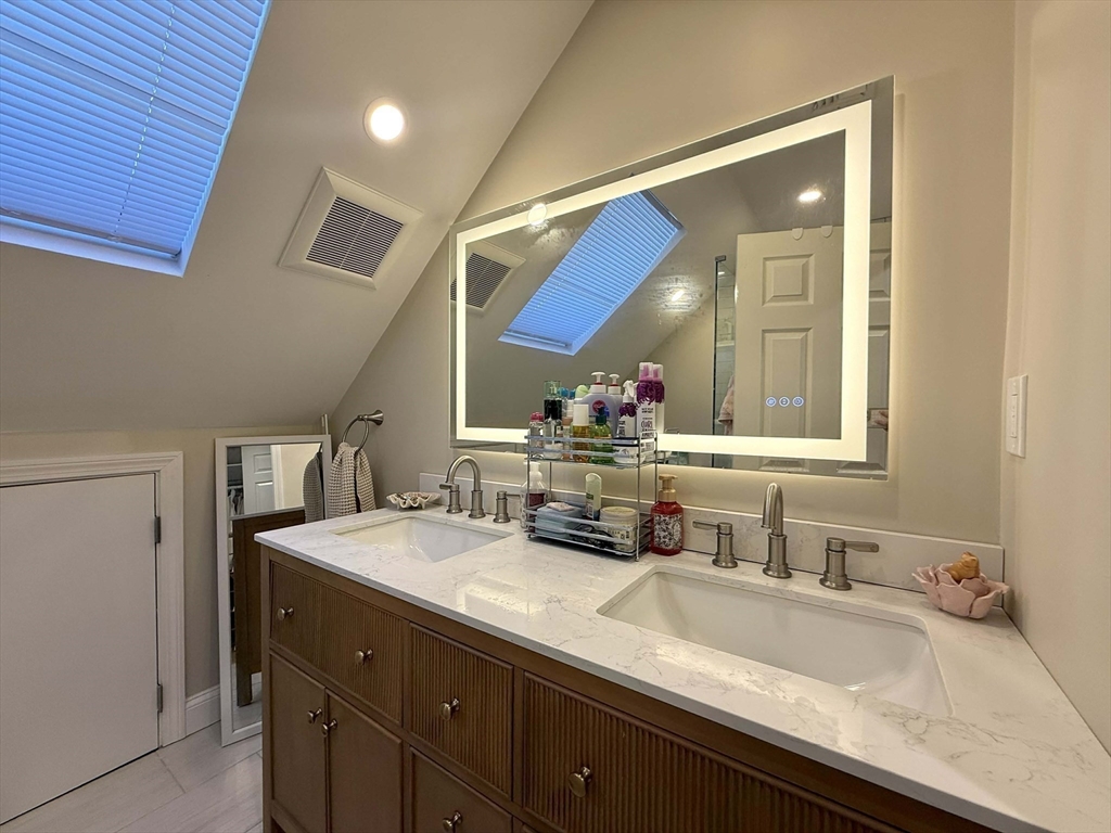 82 Elmer Road, Unit 1 Boston, MA 02124 - Photo 27 of 36