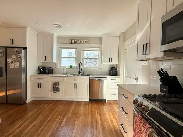$4,800 | 82 Elmer Road, Unit 1, Boston, MA 02124