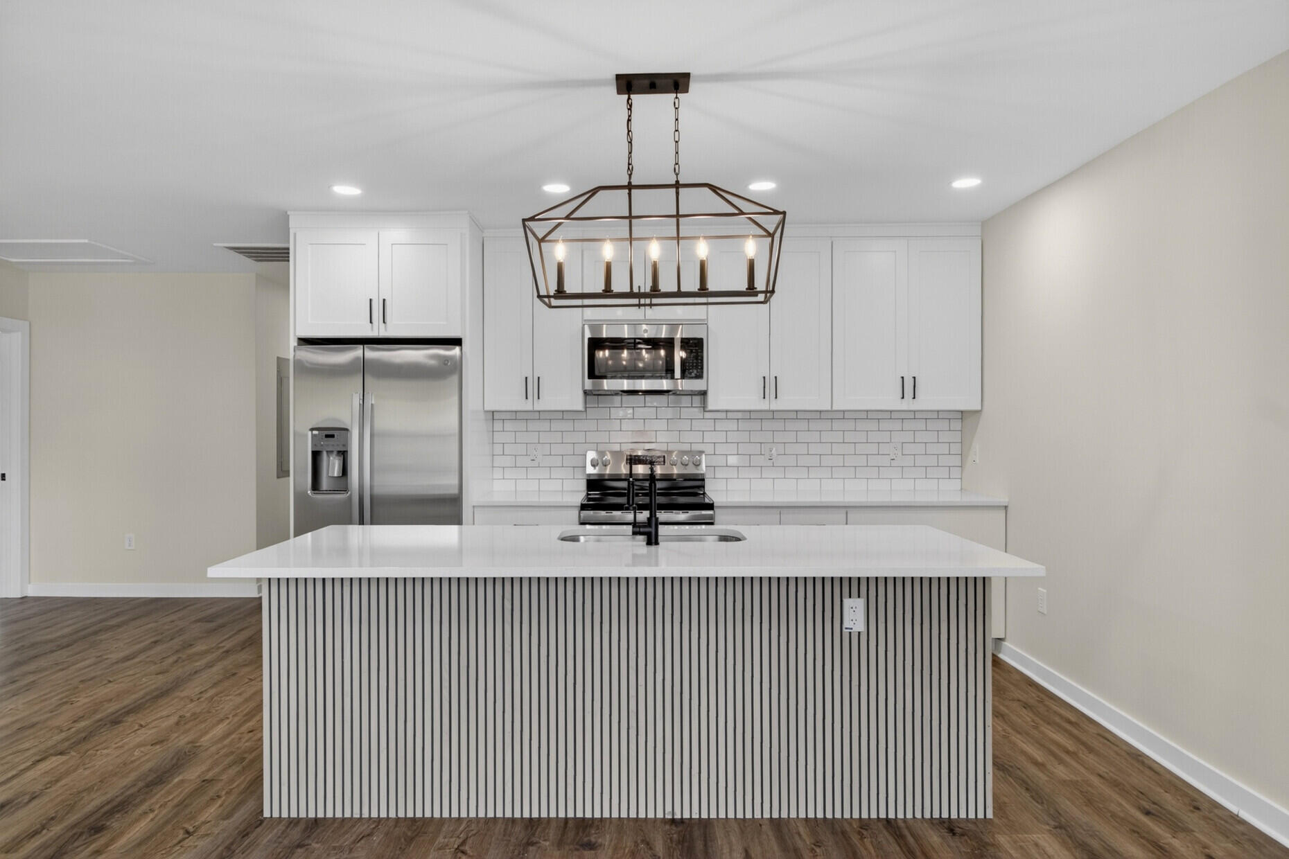2136 Commander Road North Charleston, SC 29405 - Photo 9 of 31